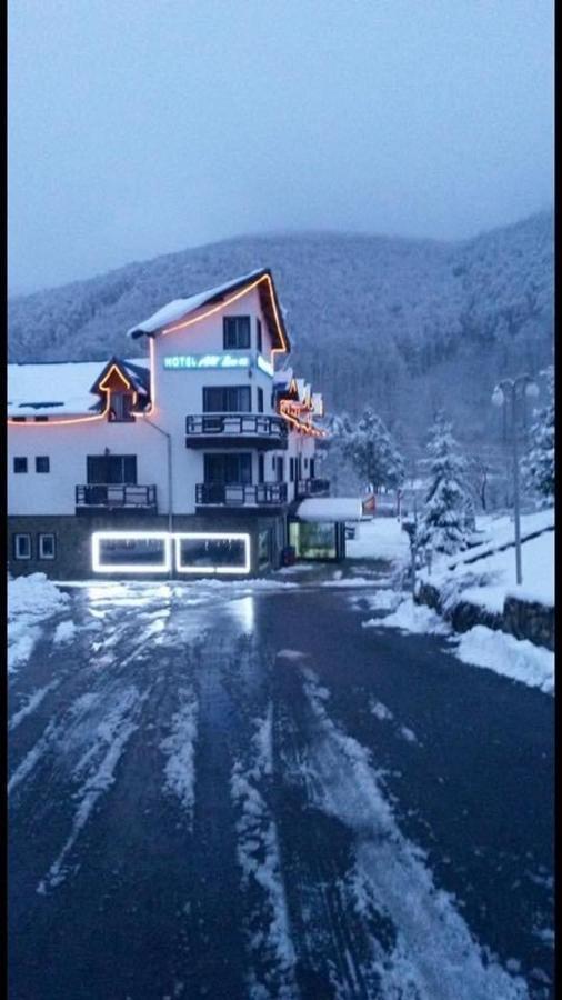 Hotel All Times Timisu de Jos Exterior foto