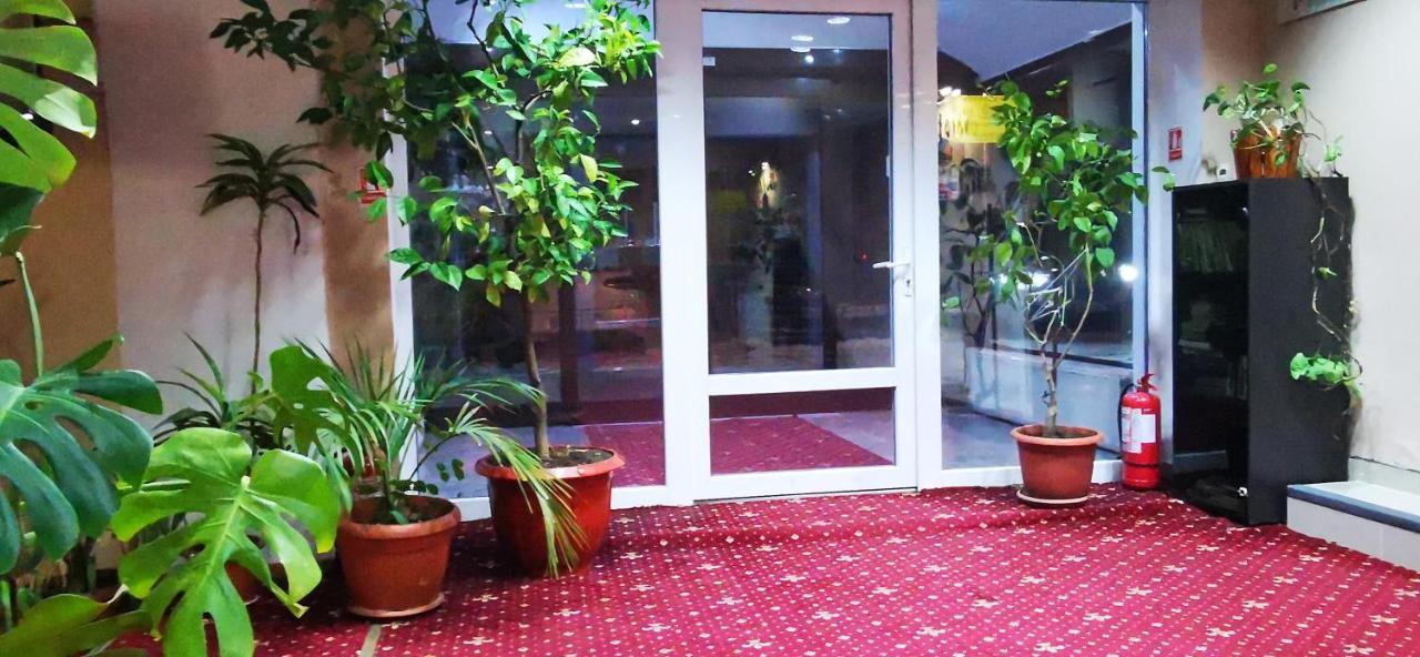 Hotel All Times Timisu de Jos Exterior foto