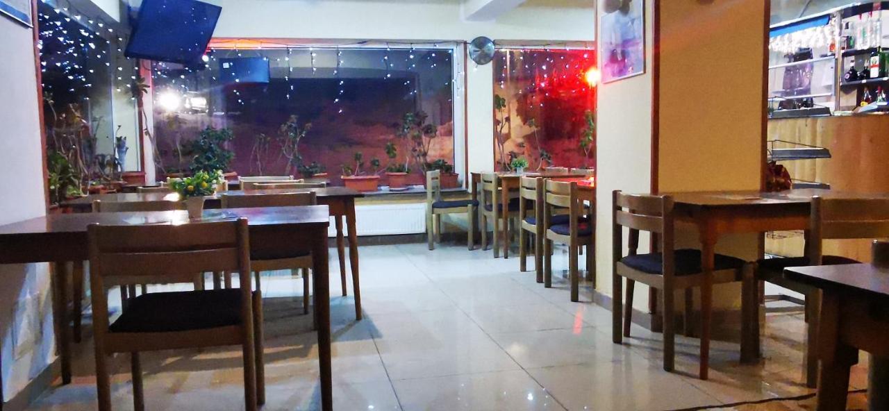 Hotel All Times Timisu de Jos Exterior foto